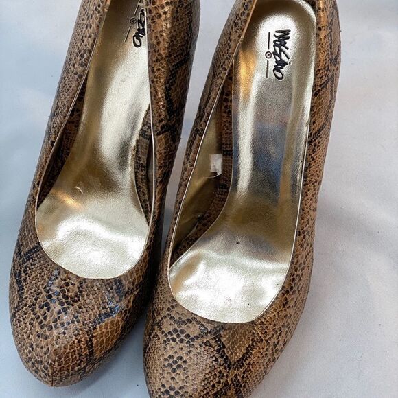 Like new mossimo heels  - Picture 1 of 3